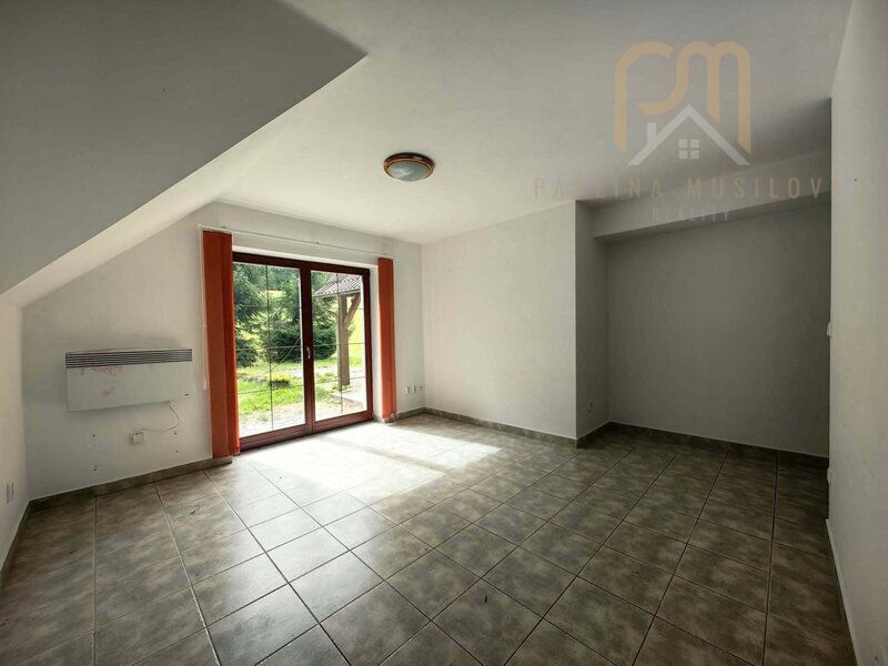 Prodej nemovitosti s projektem přestavby na 9 bytových jednotek, Frýdava u Lipna, pozemky 1 191 m²