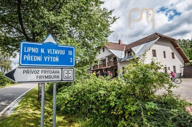 Prodej nemovitosti s projektem přestavby na 9 bytových jednotek, Frýdava u Lipna, pozemky 1 191 m²