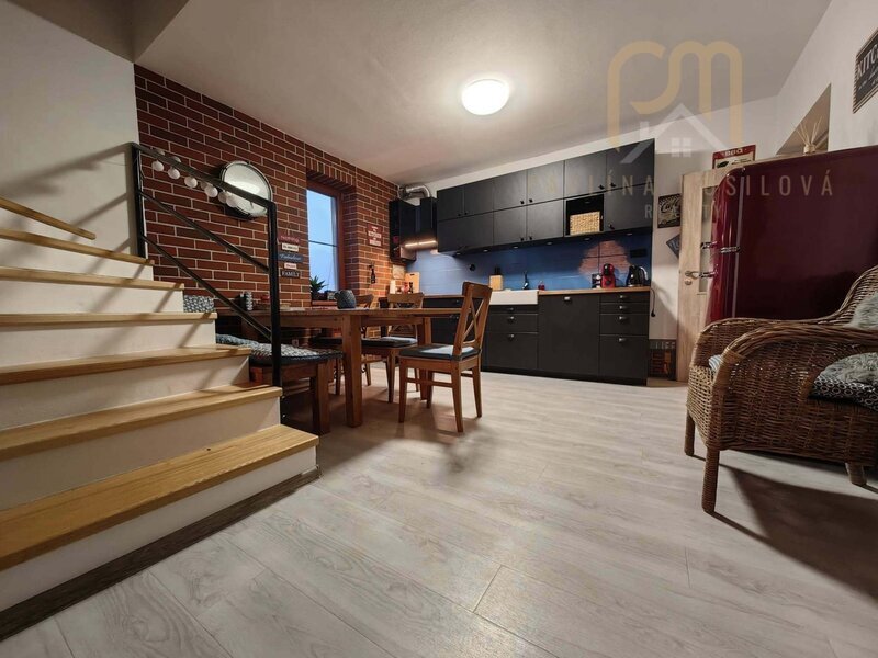 Apartmán 3+ kk v OV o rozloze 74 m2 s terasou 6,4m2 a výhledem na jezero Lipno