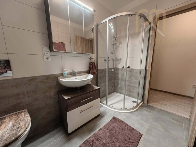 Apartmán 3+ kk v OV o rozloze 74 m2 s terasou 6,4m2 a výhledem na jezero Lipno