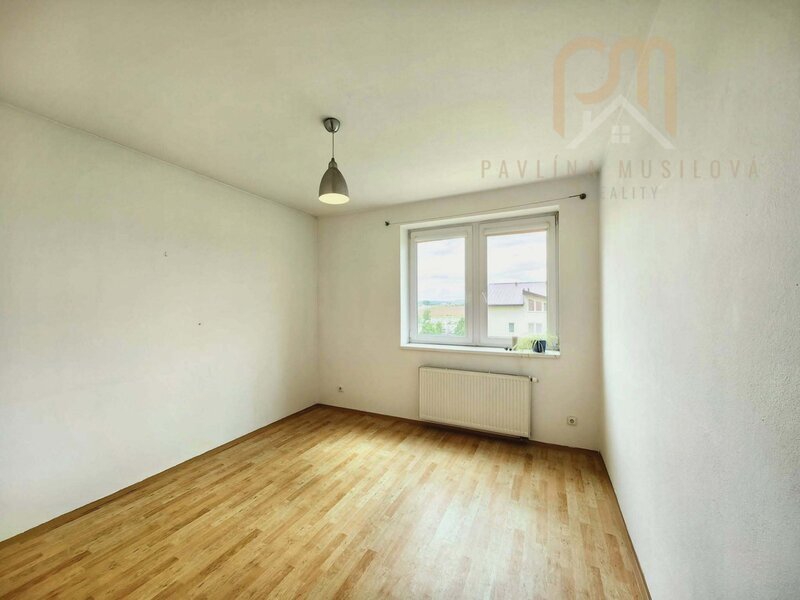 Prodej bytu 2 + kk s balkonem, 51m2, sklep, výtah, klidná lokalita