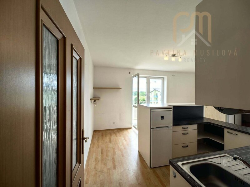 Prodej bytu 2 + kk s balkonem, 51m2, sklep, výtah, klidná lokalita