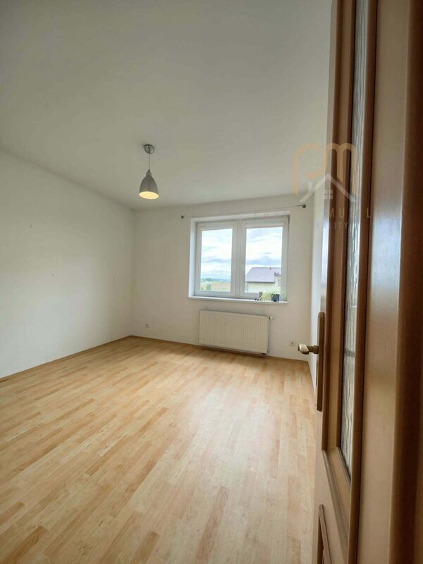 Prodej bytu 2 + kk s balkonem, 51m2, sklep, výtah, klidná lokalita