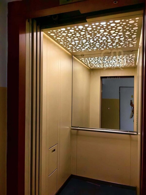 Prodej bytu 2 + kk s balkonem, 51m2, sklep, výtah, klidná lokalita