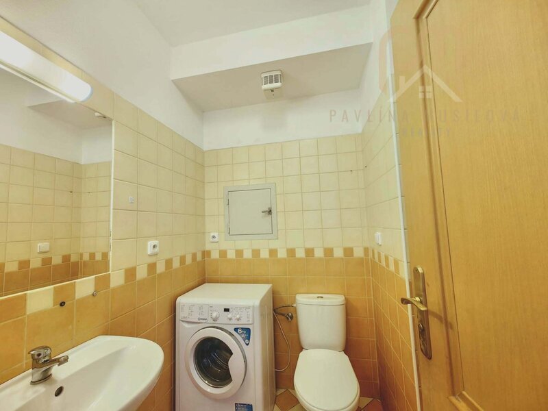 Prodej bytu 2 + kk s balkonem, 51m2, sklep, výtah, klidná lokalita