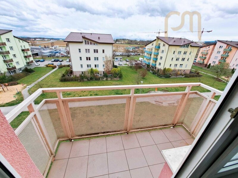 Prodej bytu 2 + kk s balkonem, 51m2, sklep, výtah, klidná lokalita