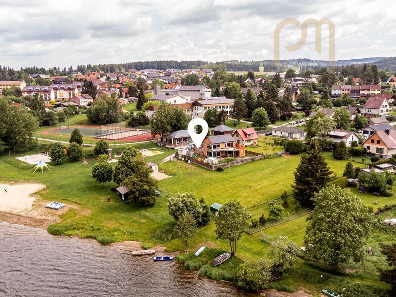 Rodinný dům 222 m², pozemek 917 m², 50m od břehu Lipna, Frymburk