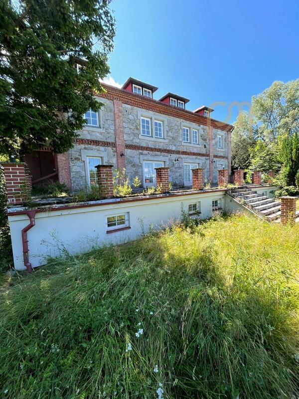 Villa Bohemia - lovecký zámeček 360m2 spolu s  pozemky 6614 m2 + 100m pláže u českého moře