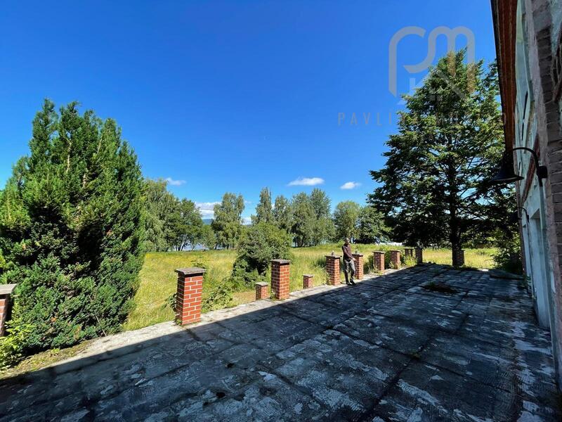 Villa Bohemia - lovecký zámeček 360m2 spolu s  pozemky 6614 m2 + 100m pláže u českého moře