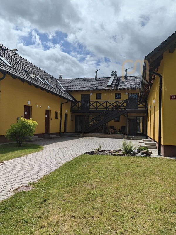 Byt 2kk s terasou, 59,5m2, výhled na Lipno, privátní pláž