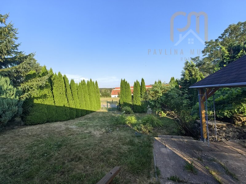 Stavební pozemek s mobilním domem, zahradou a altánem, 444 m² v  Milné u Frymburku